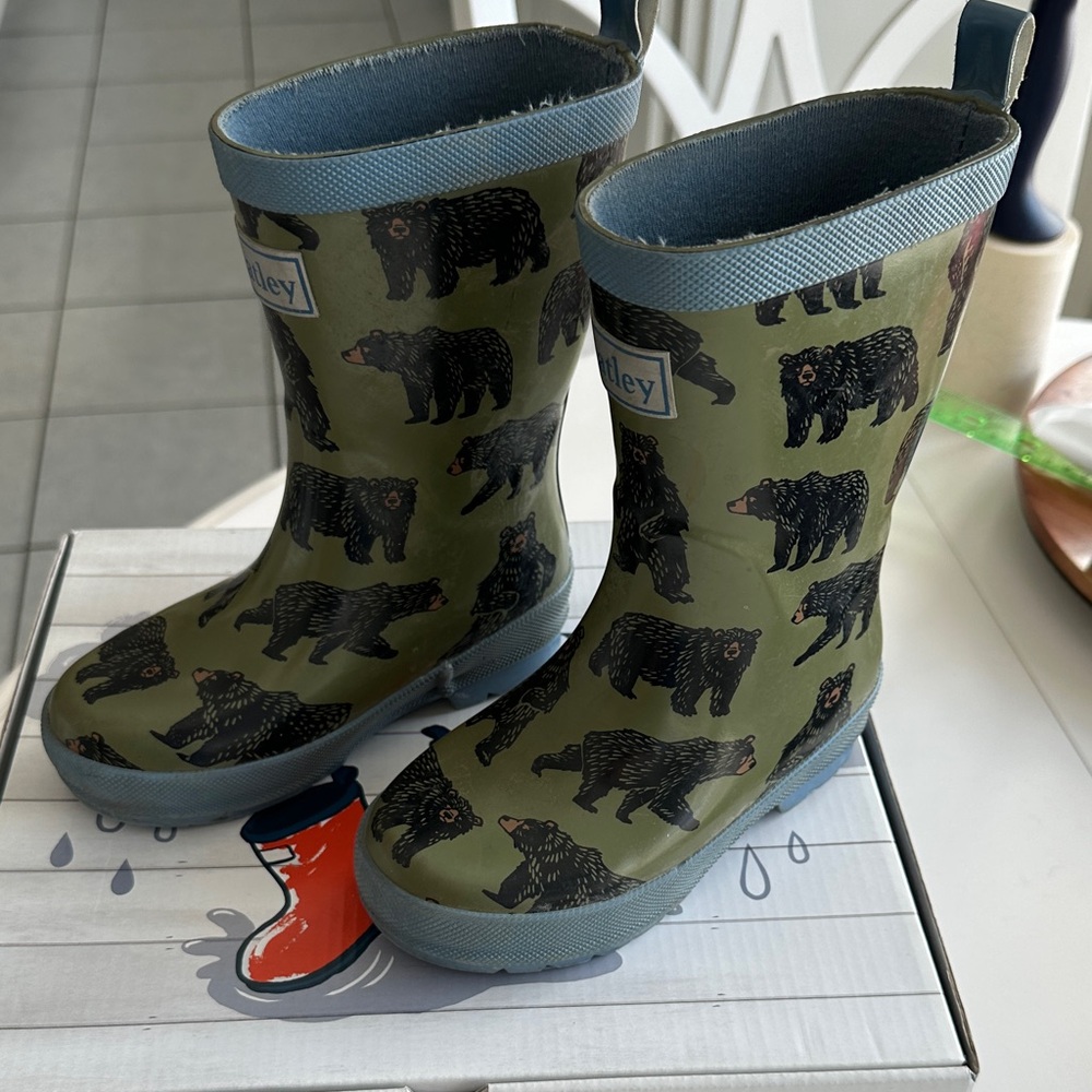 Hatley Wild Bears Rain Boots Rare Find! Toddler Size 10 - Picture 3 of 6